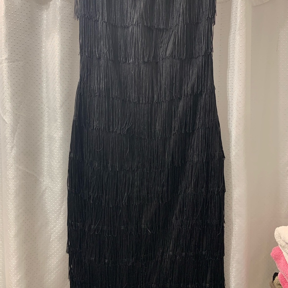 Dress - Picture 2 of 8